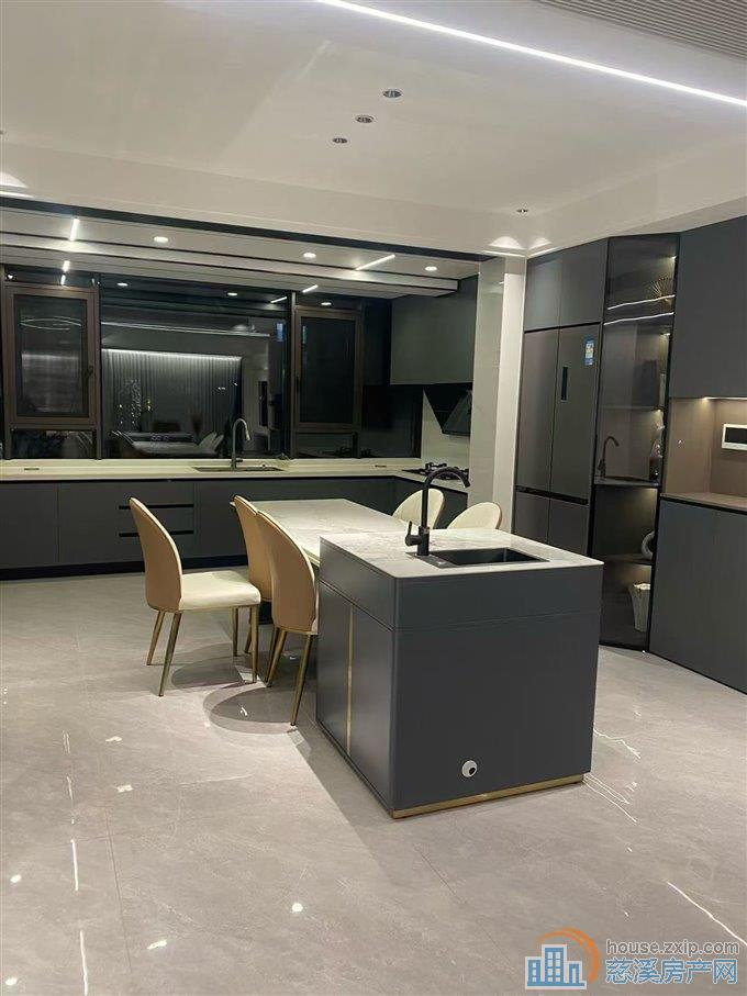 宗汉天铂佳苑豪装143平方168万直接