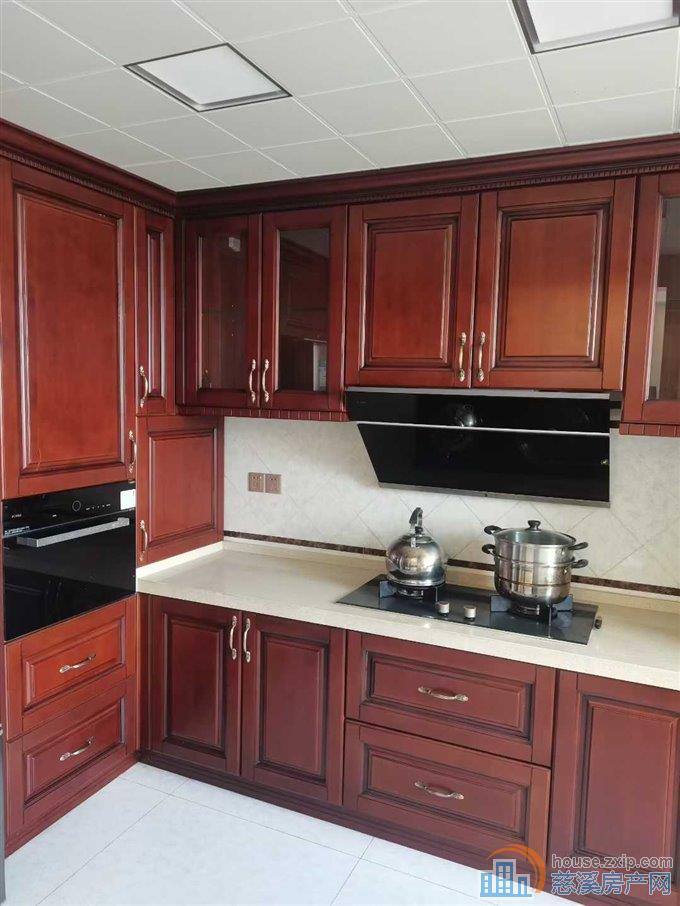 嘉景苑183平豪装+车位储199万