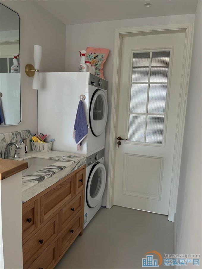 上东辰府 精装 带车位 送家具家电   