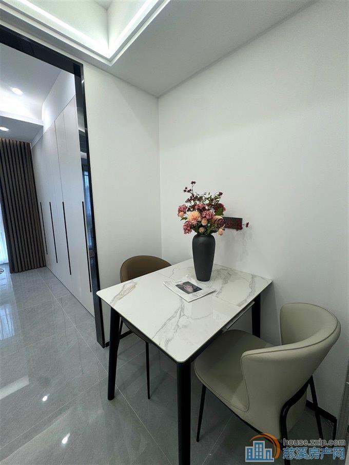 富丽湾景苑电梯房黄金楼层全新精装直接钥匙