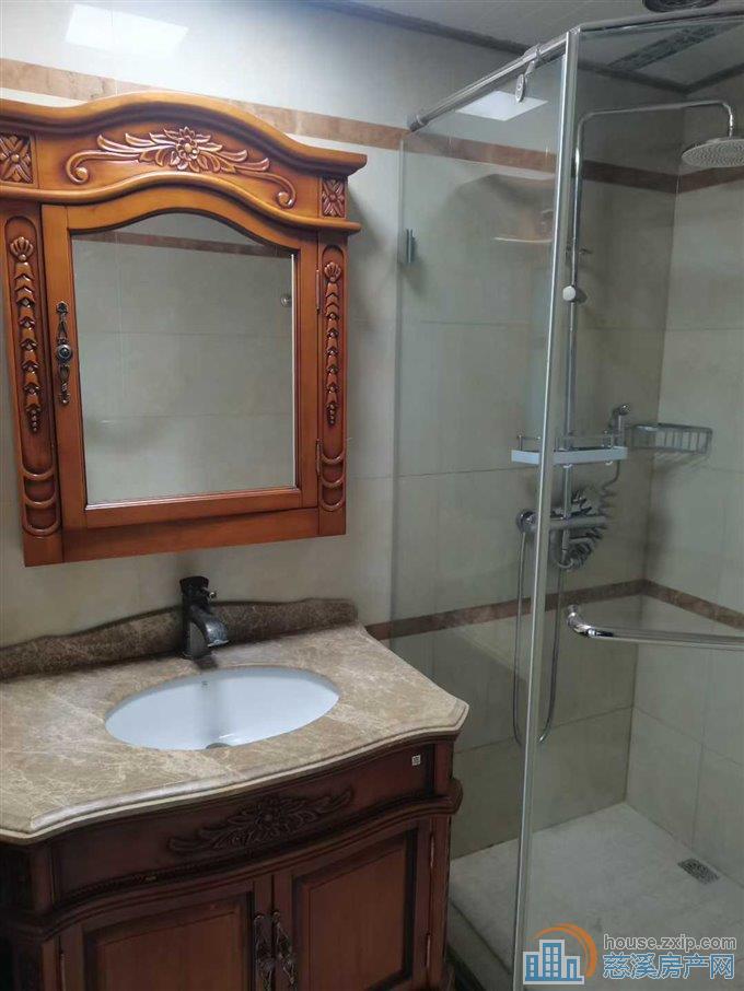 嘉景苑183平豪装+车位储199万