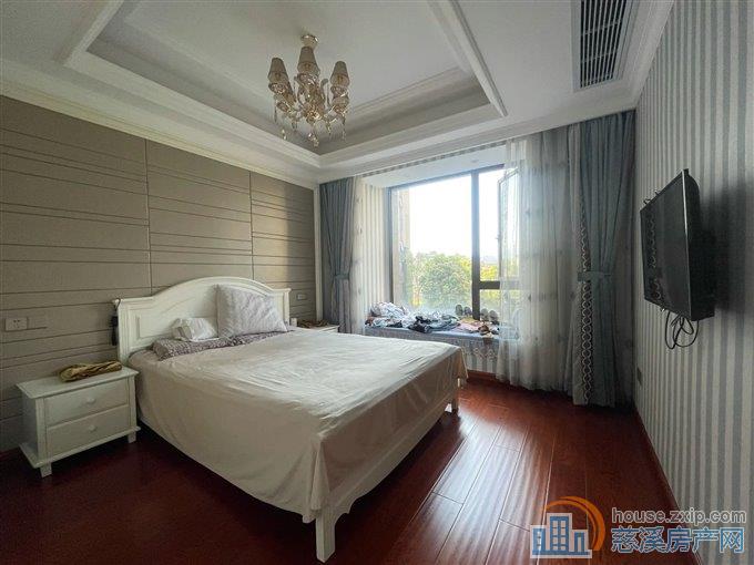 复地一期166平238万豪装送车位