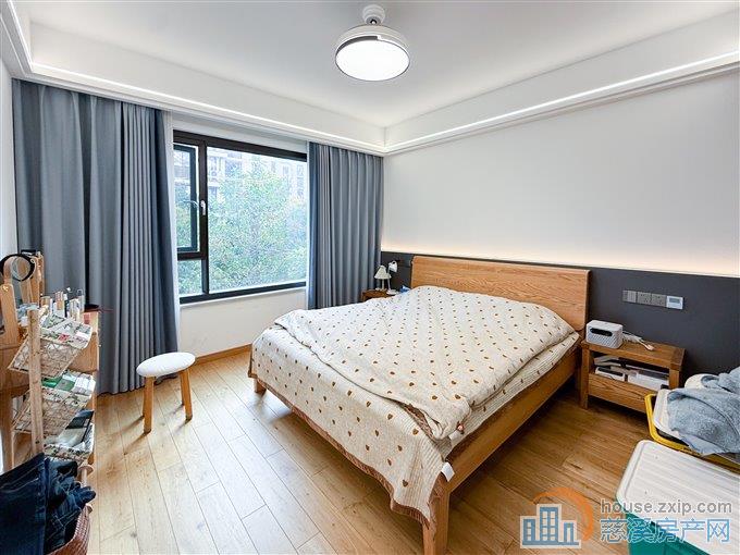 俯院江南北区143平268万三居室