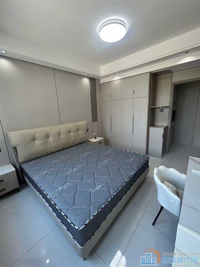 紫阙台一室一厅一厨一卫精装修直接钥匙在