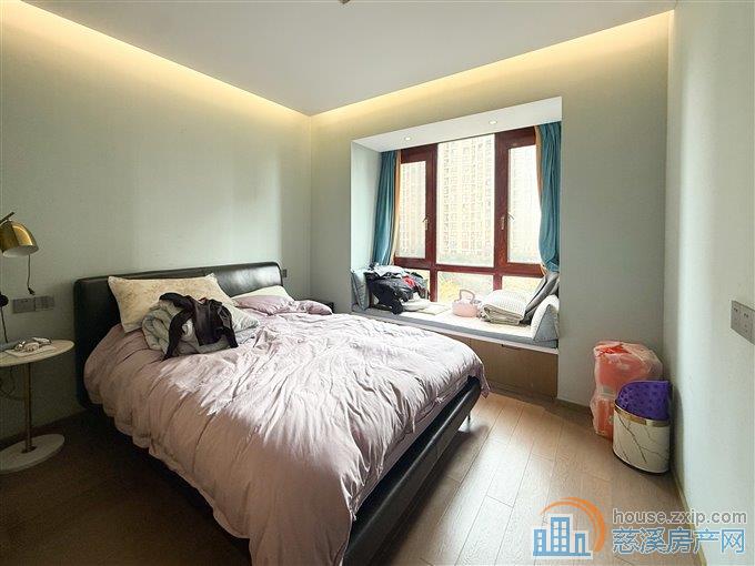 城西 豪装大平层 171平228万带车