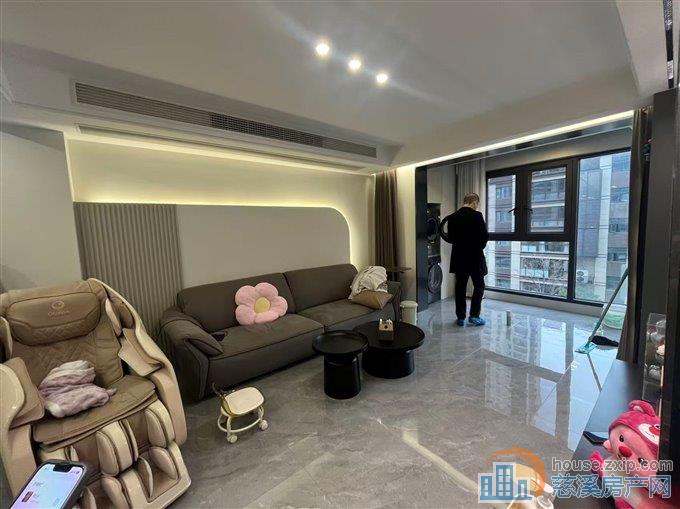 天铂佳苑豪装洋房124平方152万直接