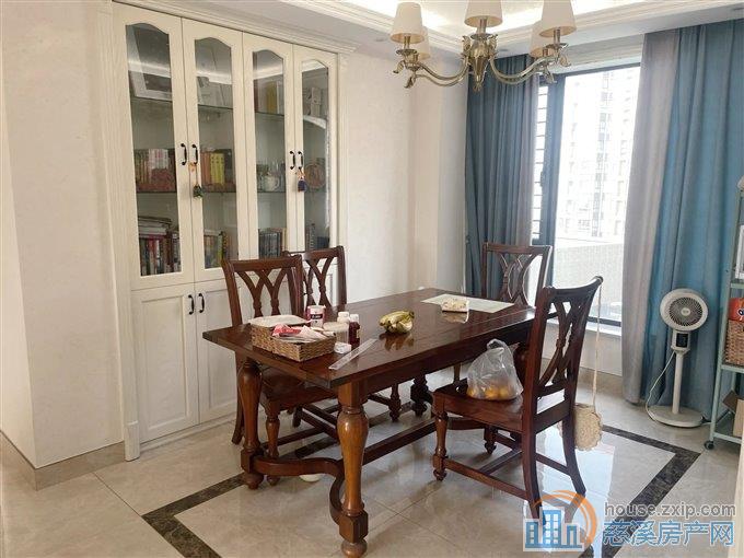 金仕华庭，洋房中间楼层，精装修175万