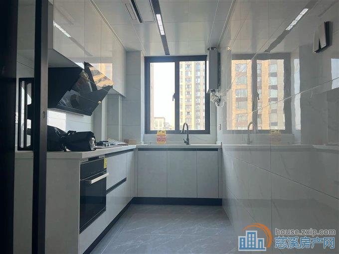 复地二期127平160万全新精装修