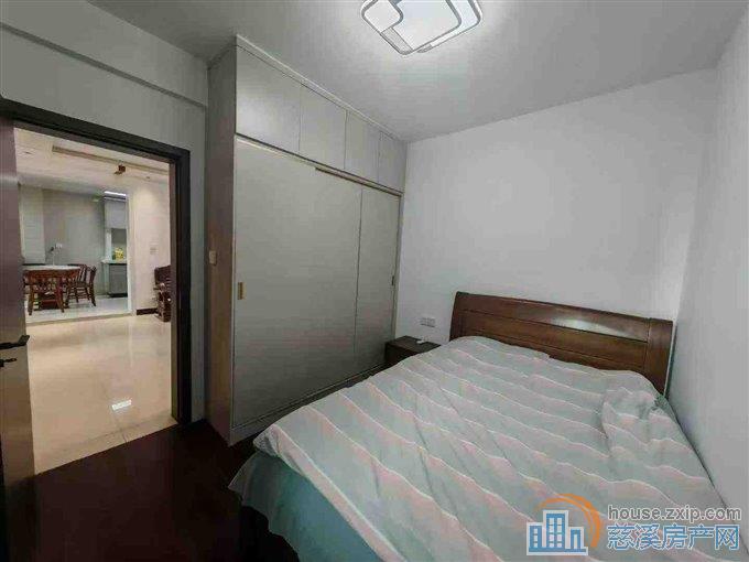 人和家园中间楼层 可读书