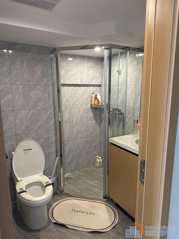 水映天成 复式公寓精装