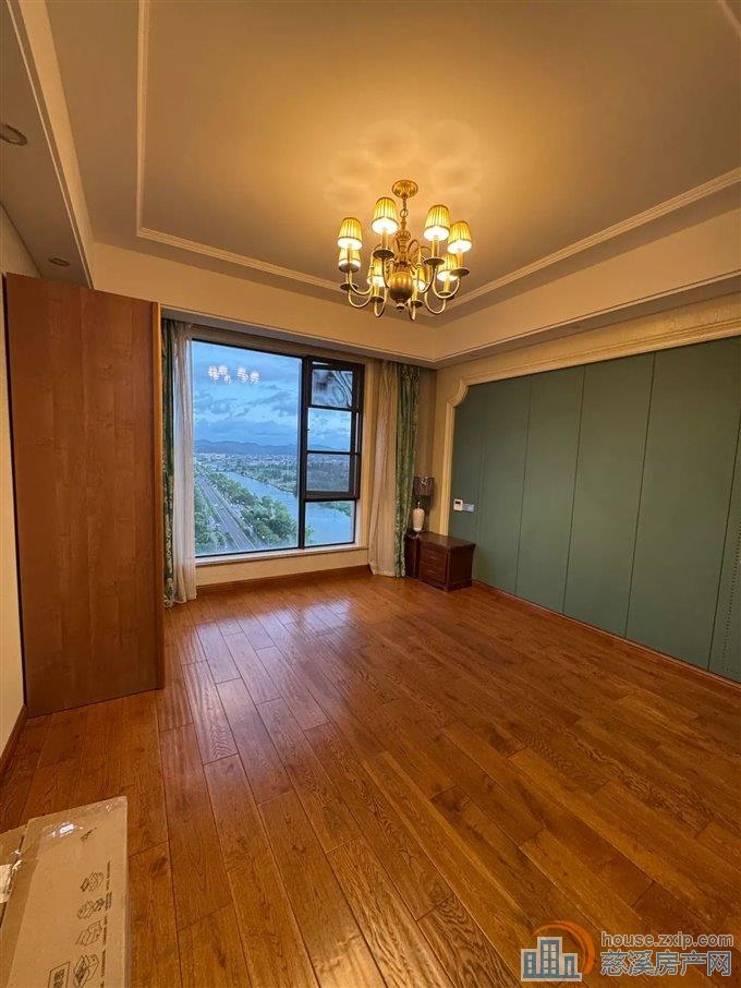 元亨雅园 河景房143平方216万车位