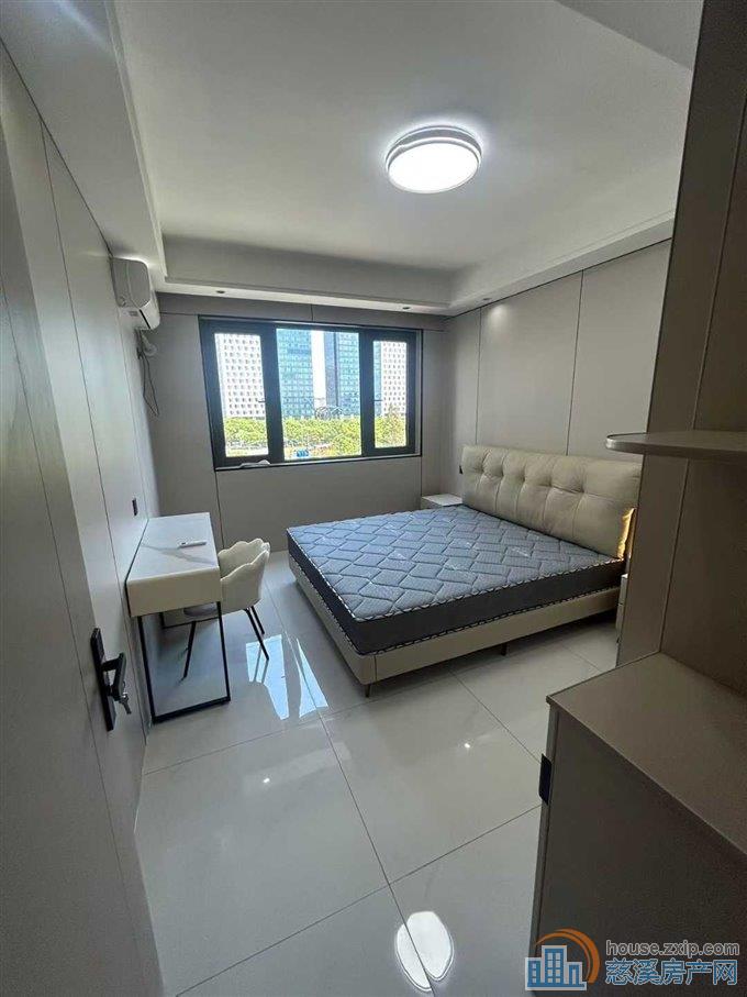 紫阙台一室一厅一厨一卫精装修直接钥匙在