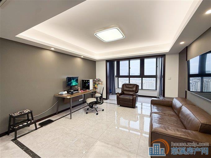 金仕华庭101平155万精装保养好