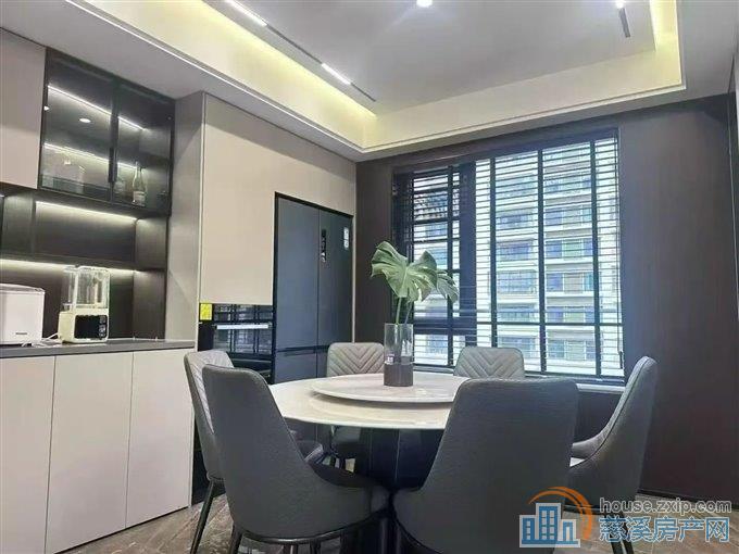 佳洲锦苑 精装修 带车位