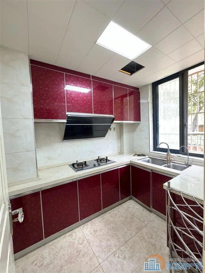 新潮塘南苑 精装118平方118万带车位