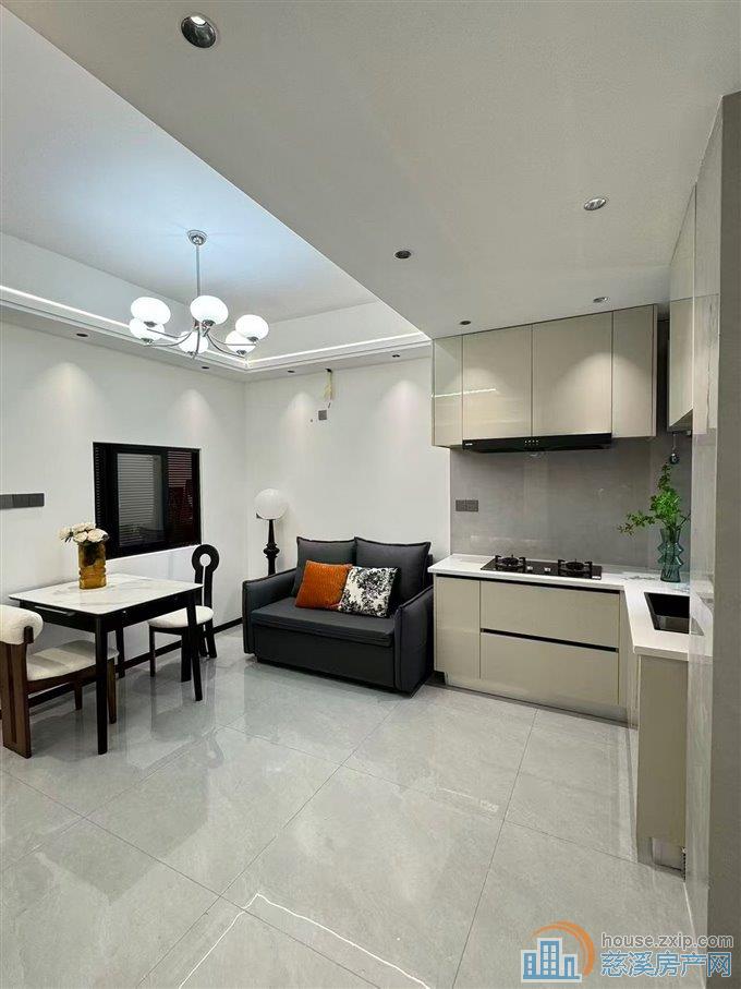 丽晶大厦两室边套豪装