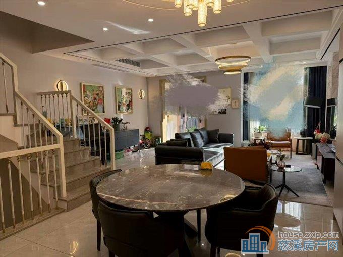 复地二期别墅通地下室+车位3个豪装