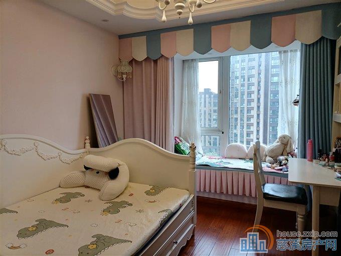 金仕华庭三室 豪装 189万 好楼层