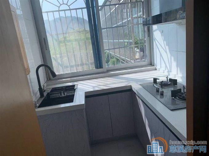 慈溪山庄74平精装4楼带储藏室可读书