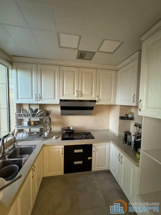 出售阳光城一期 小高层 143平，直接