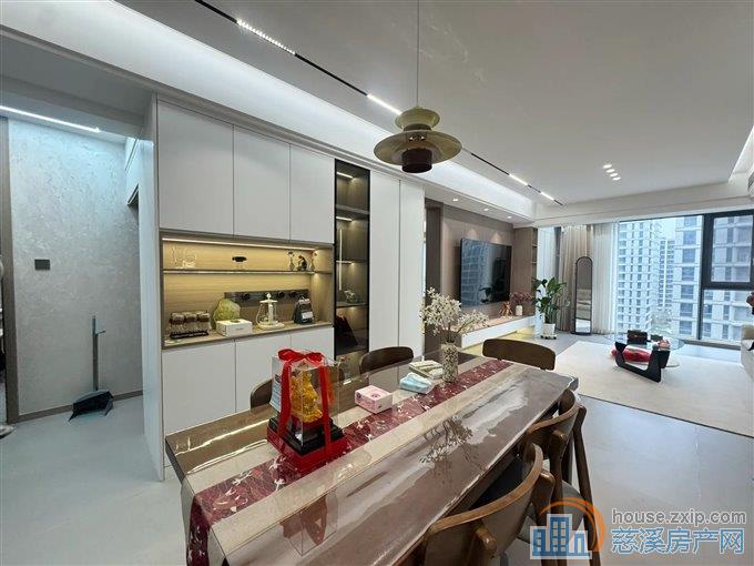 碧桂园泊蔚里 精装 带车位 中间楼层