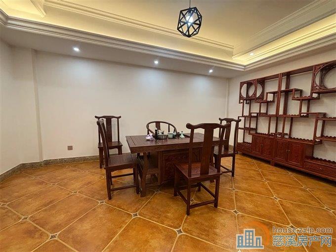 太子湾带花园的房子可好?