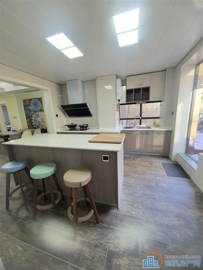 白金湾143平150.8万带露台