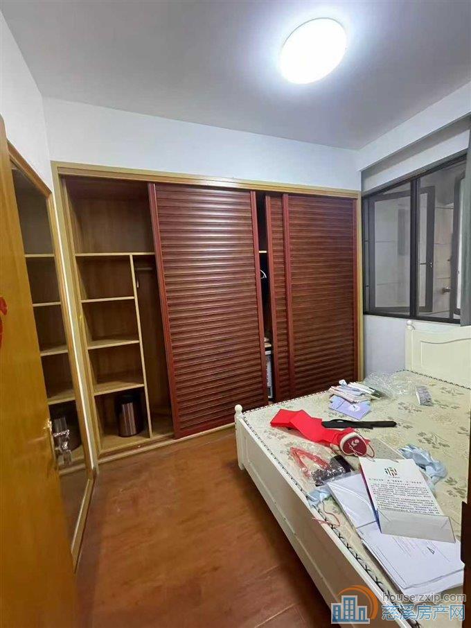 自住婚装嘉景园92平方+储藏间直接房源