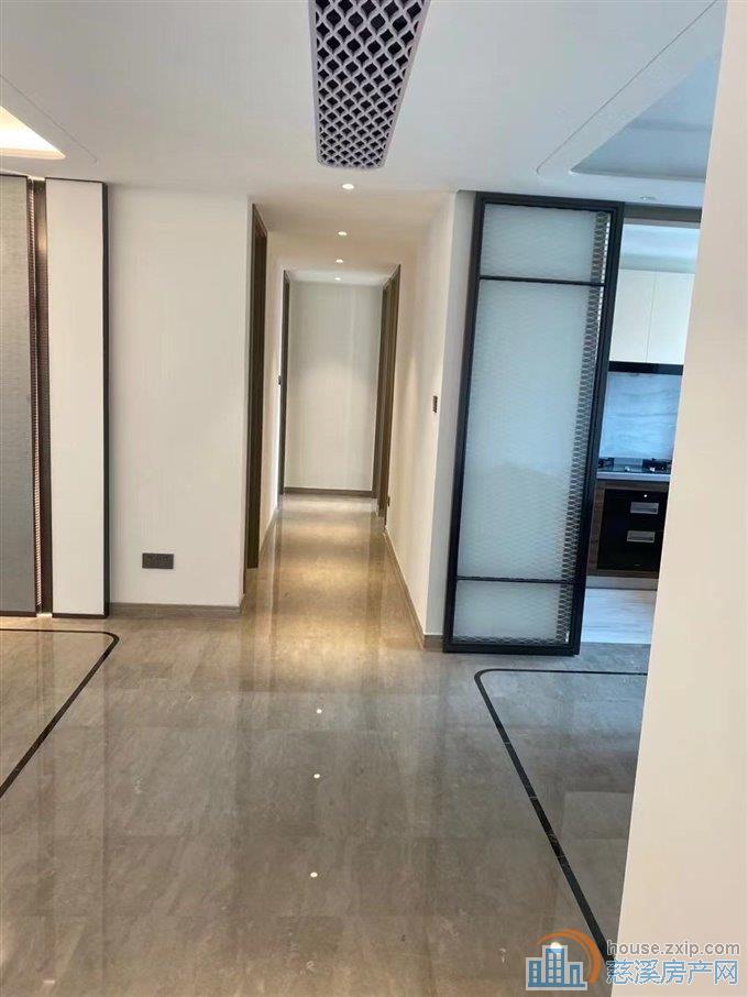 慈澜府一期洋房4楼143平精装修298万