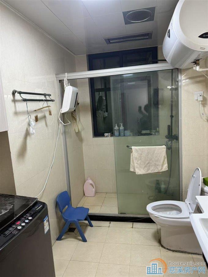 人和家园两室精装修2200直接房源钥匙在