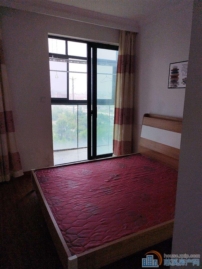 出租界牌新村141平3300每月