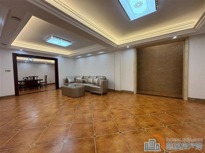 太子湾带花园的房子可好?