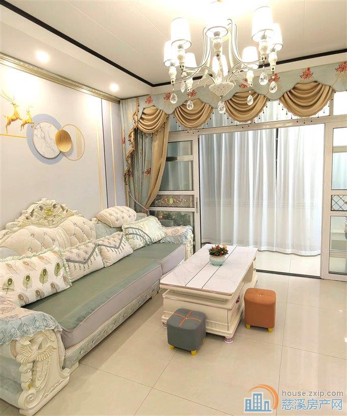 缔景湾136平159万带露台三小书包