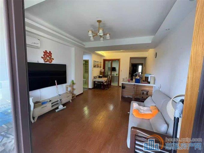 自住婚装嘉景园92平方+储藏间直接房源