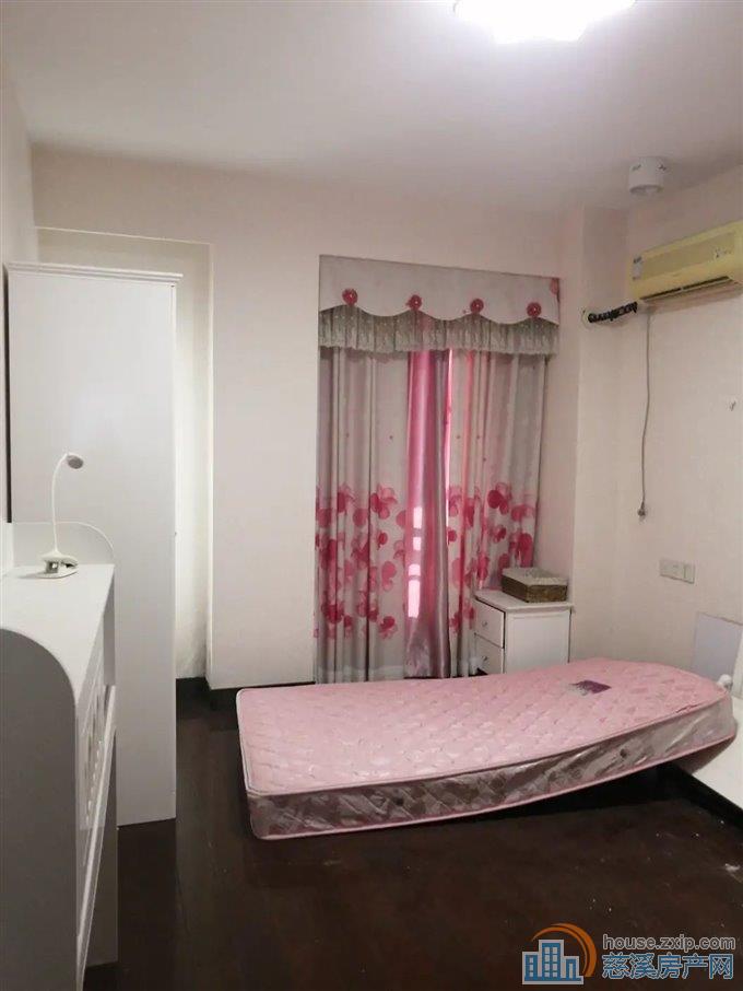 出租金旦花园四室两天4000每月