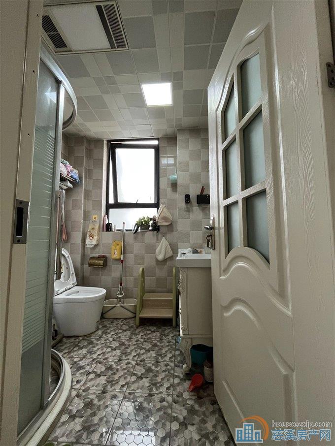 梅林苑 精装 带车位杂物间