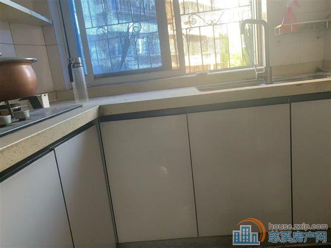 新城中心2楼88平方63.8万