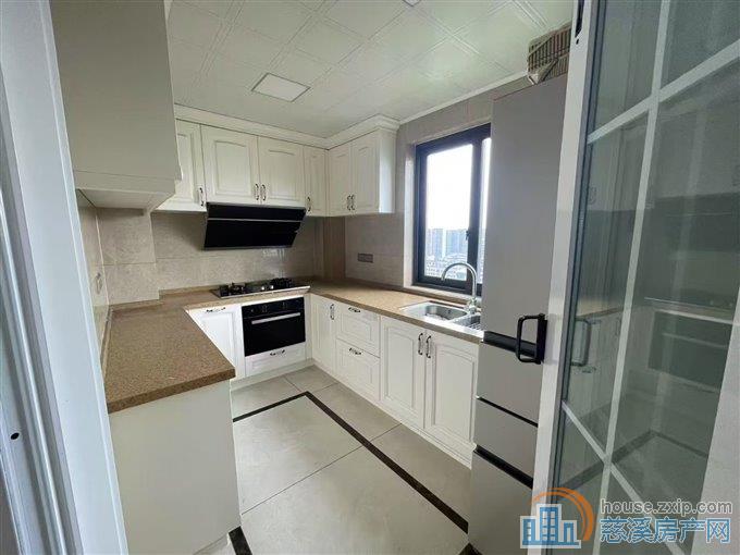 金仕华庭 125平 自住精装 199万