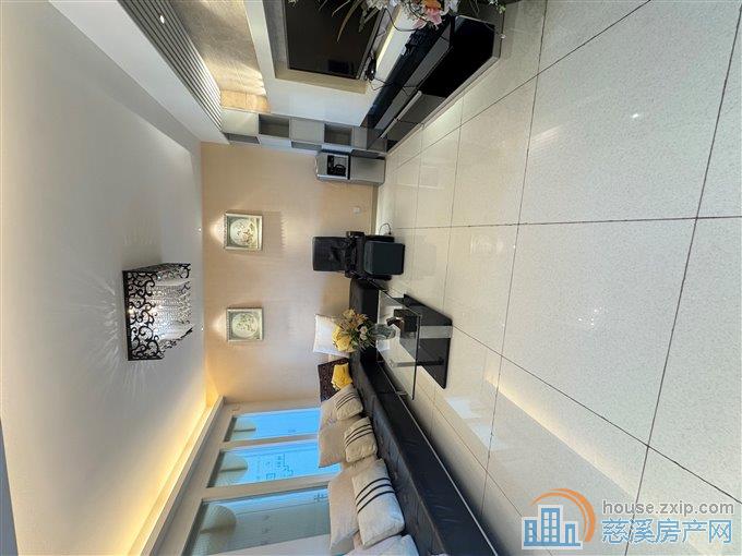 集贤斩中上层152平精装三室3500元 