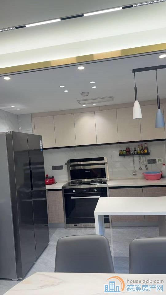 祥生望月府140平精装三室二厅二卫