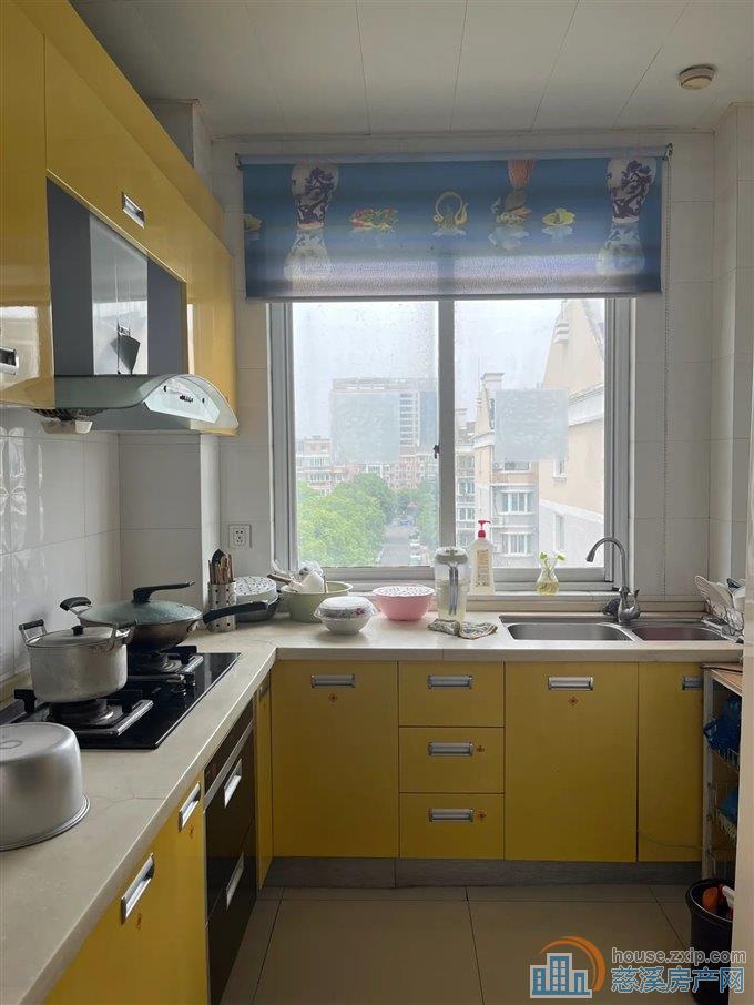 东兴苑 精装复式182平136万前后露台