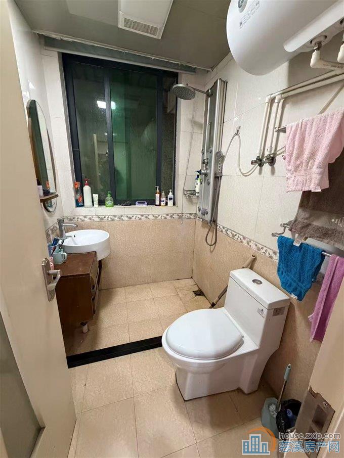 人和家园电梯洋房62平精装储