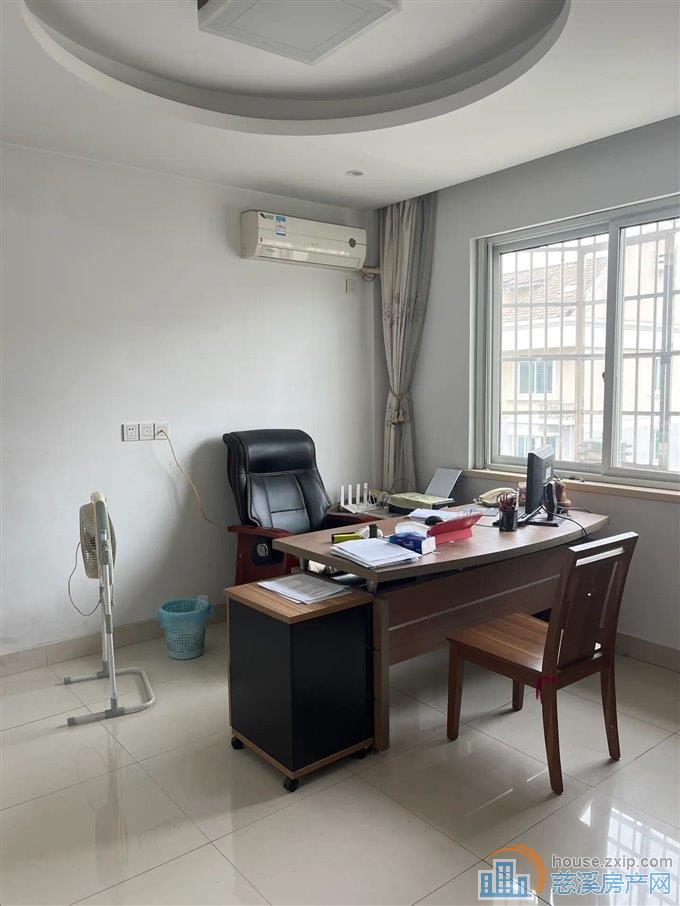 东兴苑 精装复式182平136万前后露台