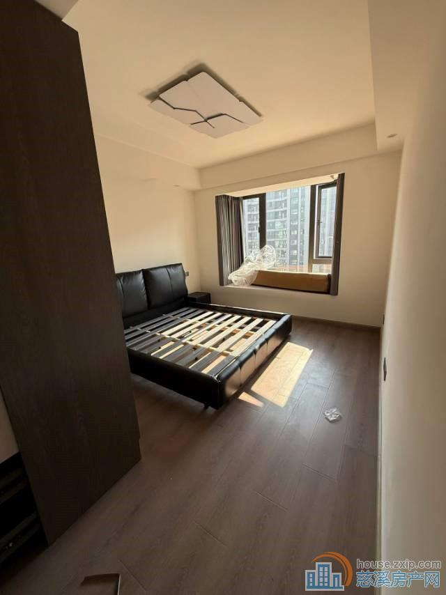 湖樾云著三室二厅两卫自住精装带车位