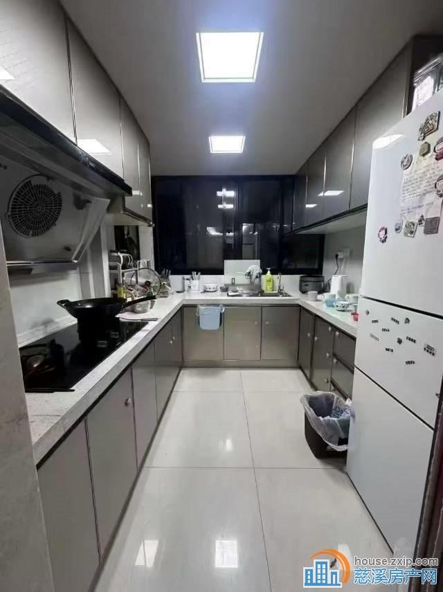 城市桃源电梯洋房115平精装车位126万