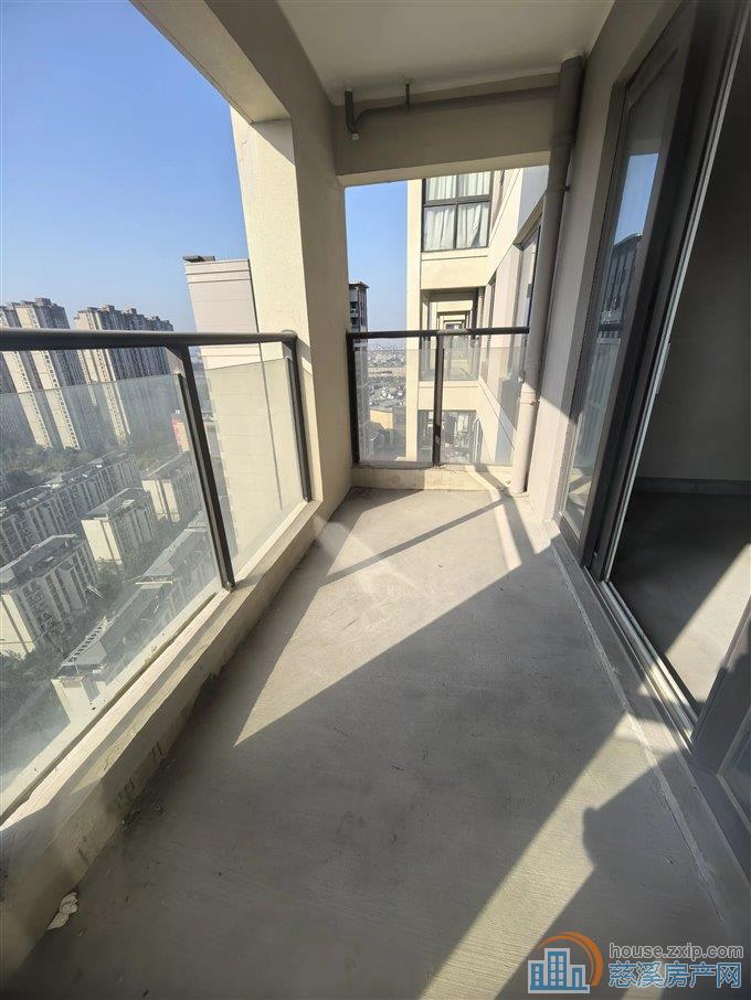 捡漏 保利俯院江南北黄金楼层 采光全天 