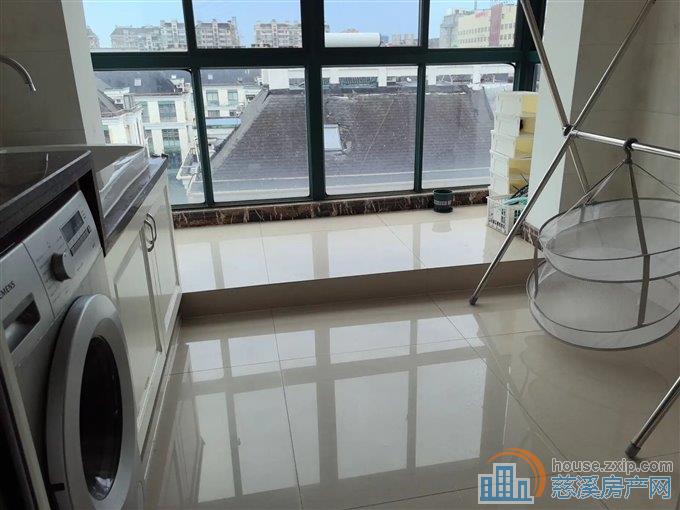 金旦花园 132平 128万