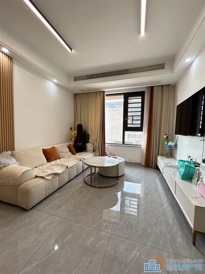 新潮塘107平豪华装修三个房间