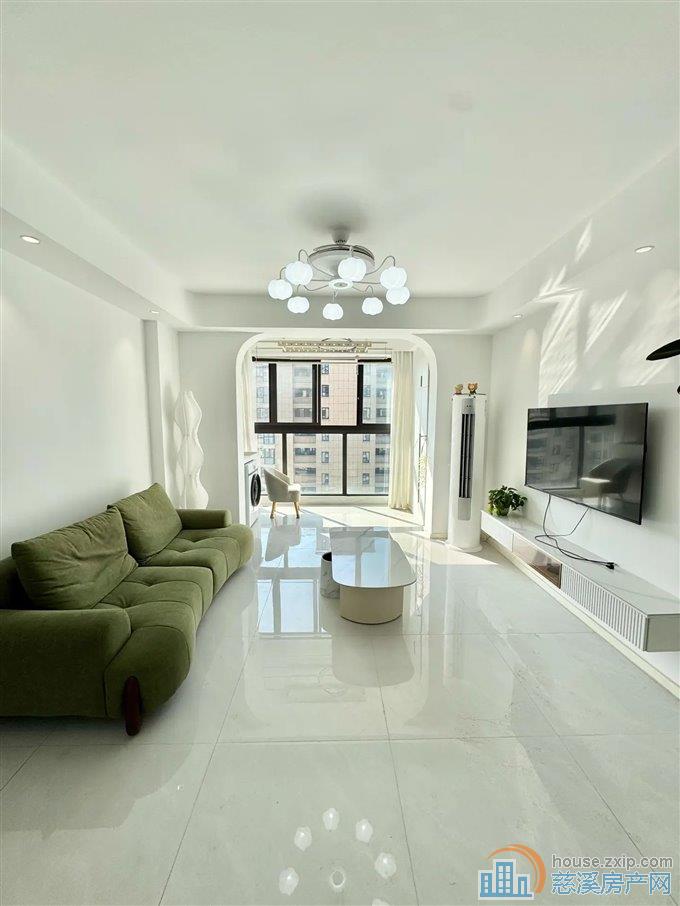 观湖佳苑93平130万精装修景观房