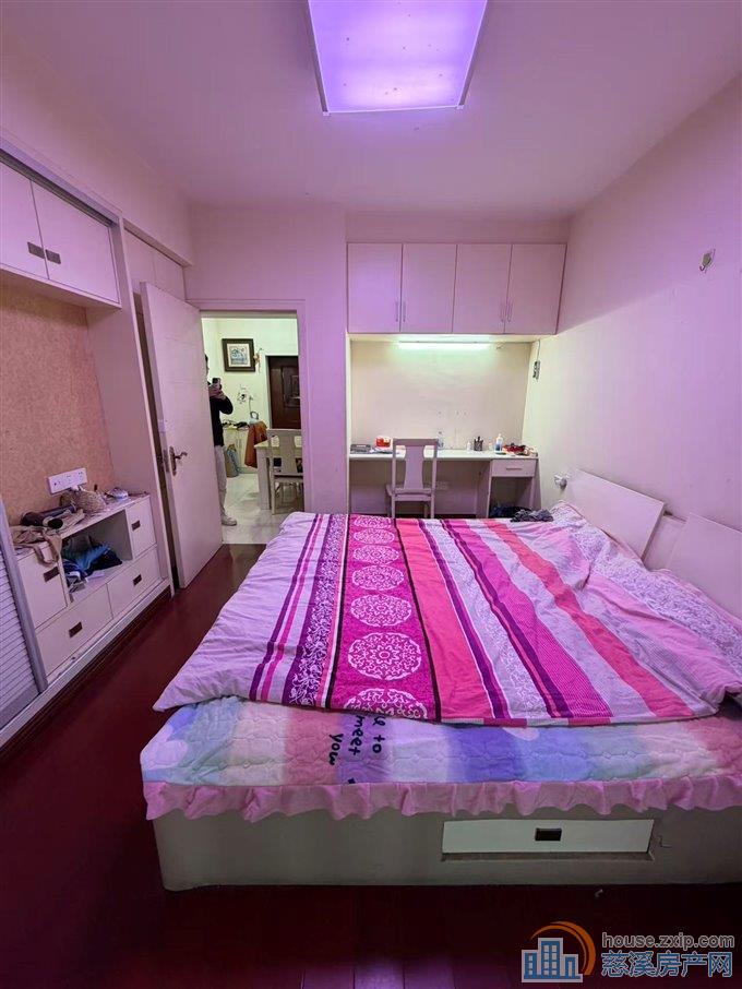 人和家园电梯洋房62平精装储